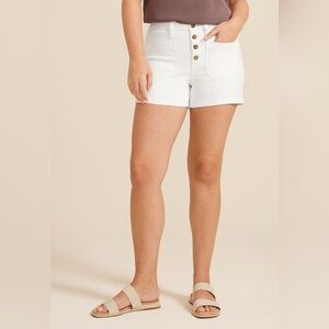 Maurice’s NWT Plus Size Soft White High-Rise Patch Pocket Shorts–3.5 Inseam Sz16